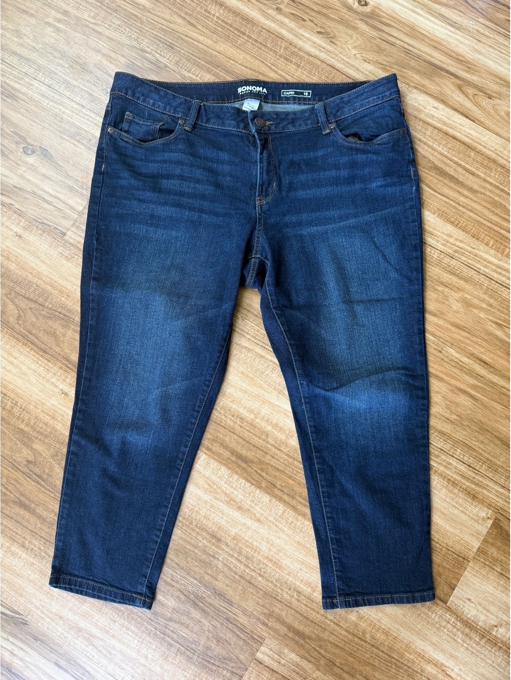 Sonoma Dark Wash Capri Jeans Women’s Size 18